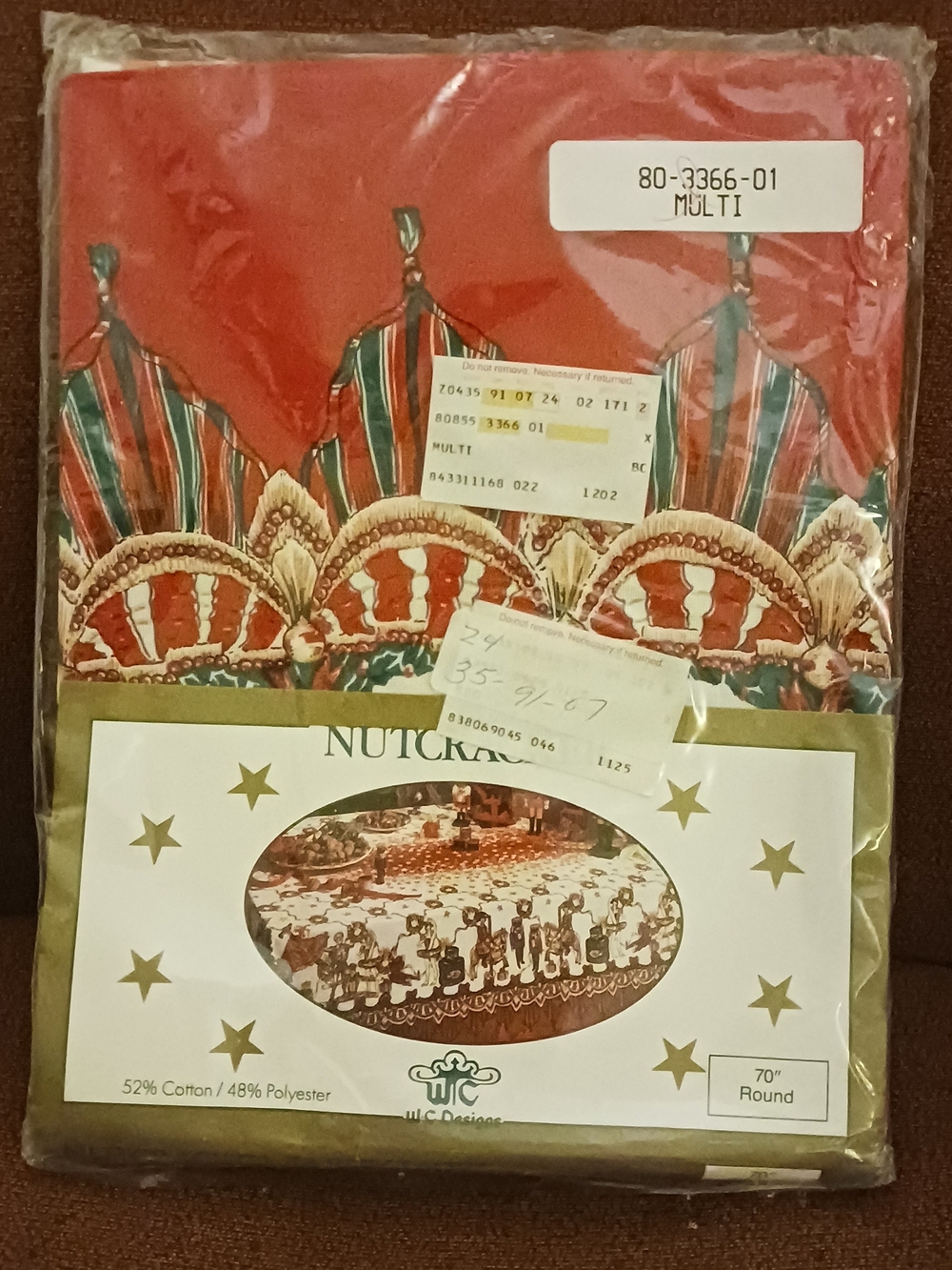 Holiday Decreative 70" Round  Tablecloths